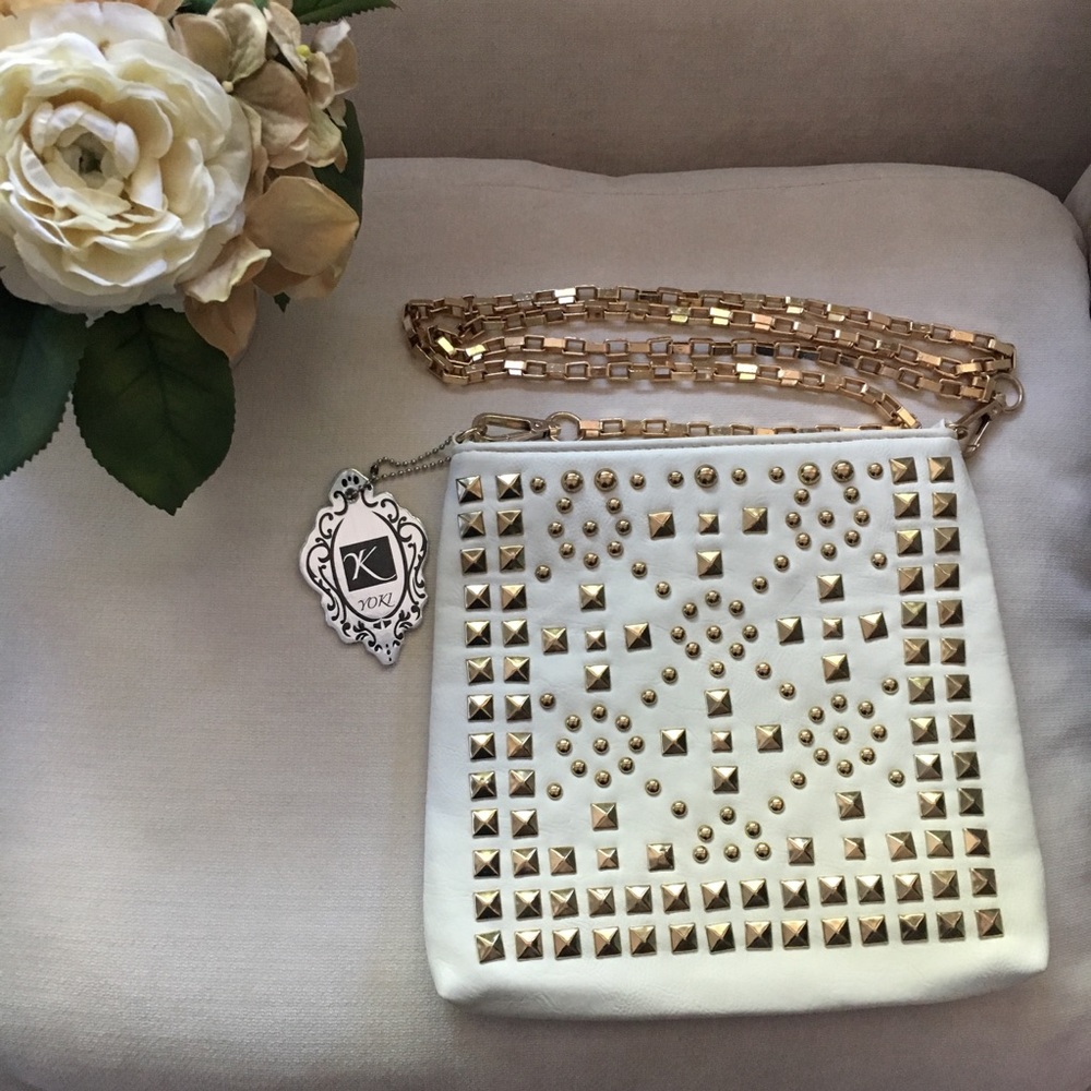 Yoki gold studded white square bag gld chain strap